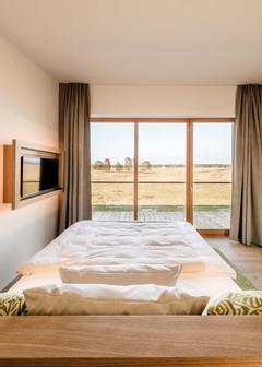 MehrBlick-Zimmer mit Flachbildschirm und Blick nach draußen